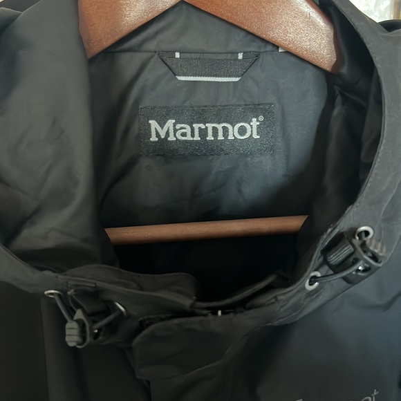 Marmot black small windbreaker jacket shell - Picture 2 of 3